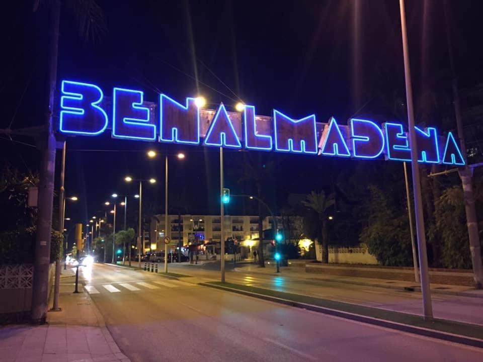Apartamento Benalmadena Puerto Marina Apartment Ngoại thất bức ảnh