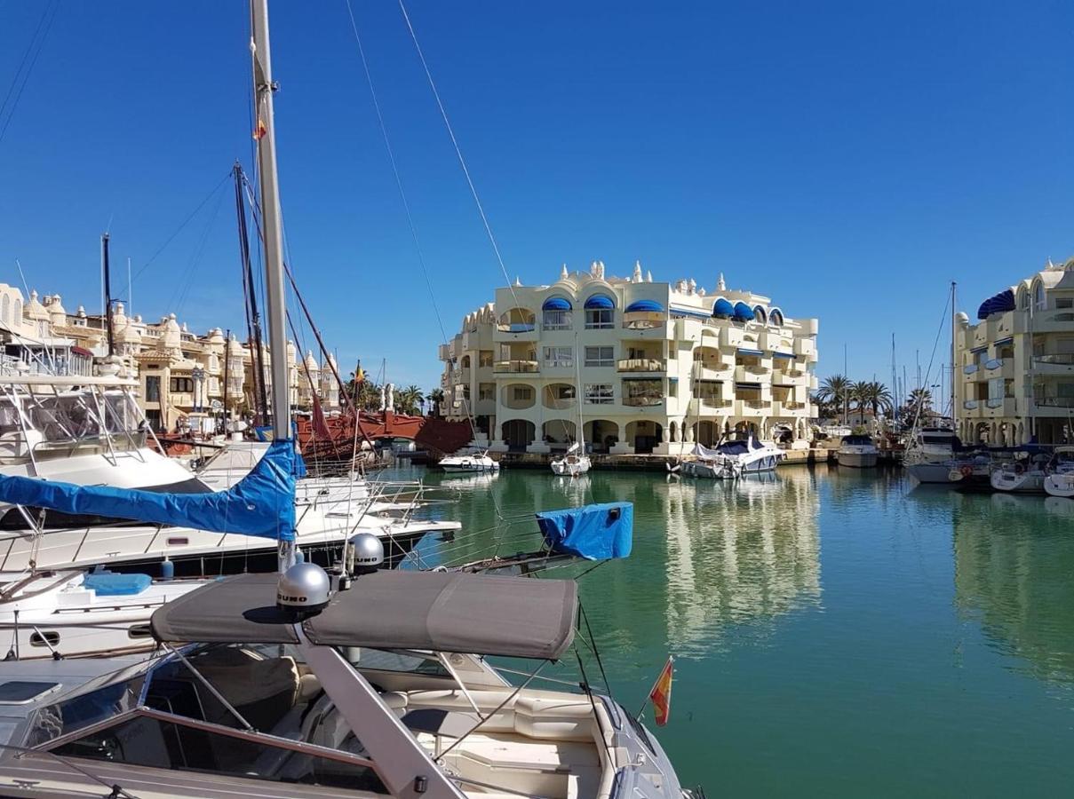 Apartamento Benalmadena Puerto Marina Apartment Ngoại thất bức ảnh