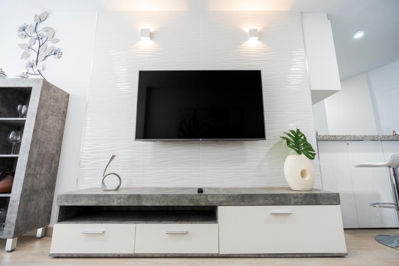 Apartamento Benalmadena Puerto Marina Apartment Ngoại thất bức ảnh