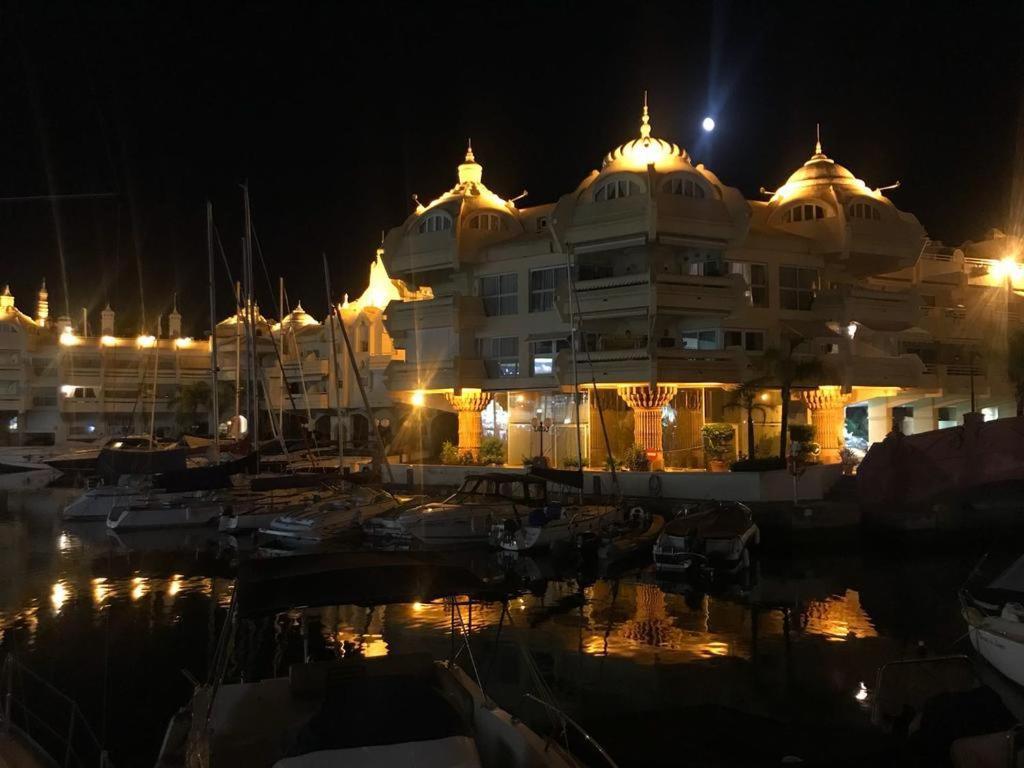 Apartamento Benalmadena Puerto Marina Apartment Ngoại thất bức ảnh
