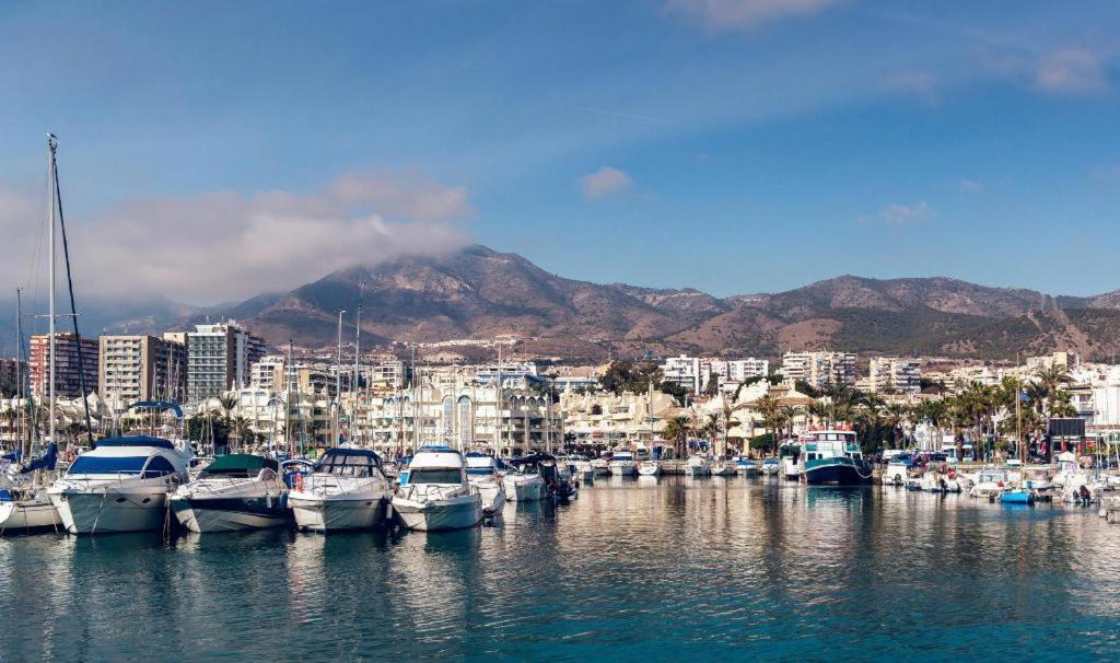 Apartamento Benalmadena Puerto Marina Apartment Ngoại thất bức ảnh