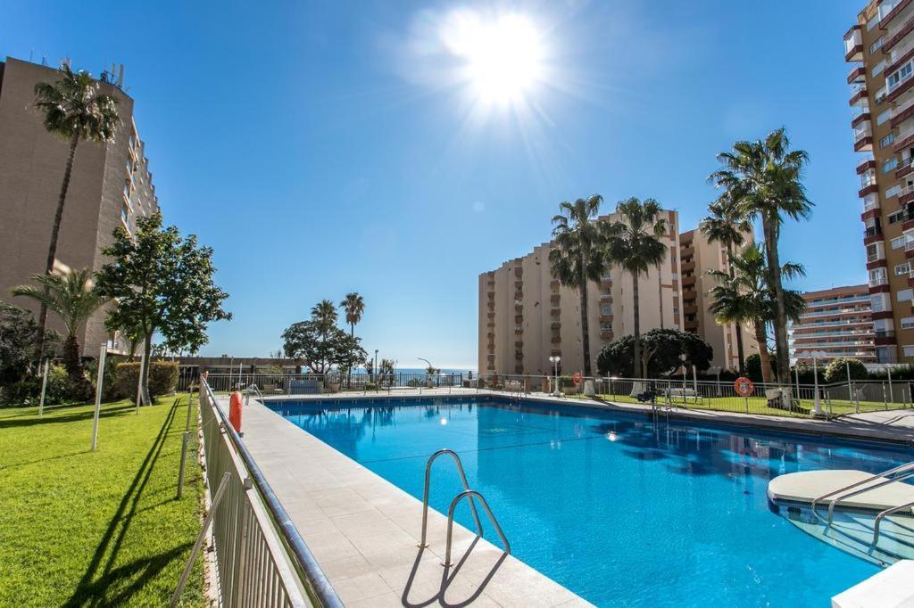 Apartamento Benalmadena Puerto Marina Apartment Ngoại thất bức ảnh